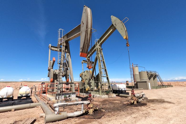 Oil derrick Uinta Basin 05072021 01